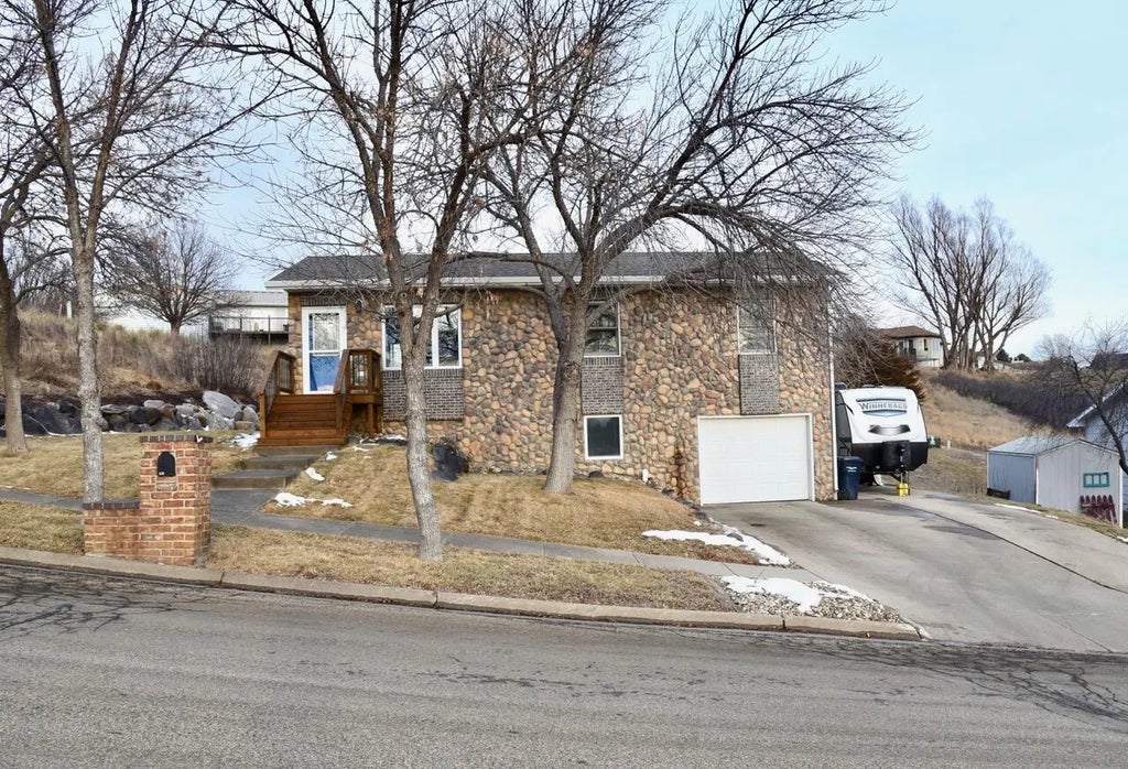 726 N Taylor Avenue, Pierre