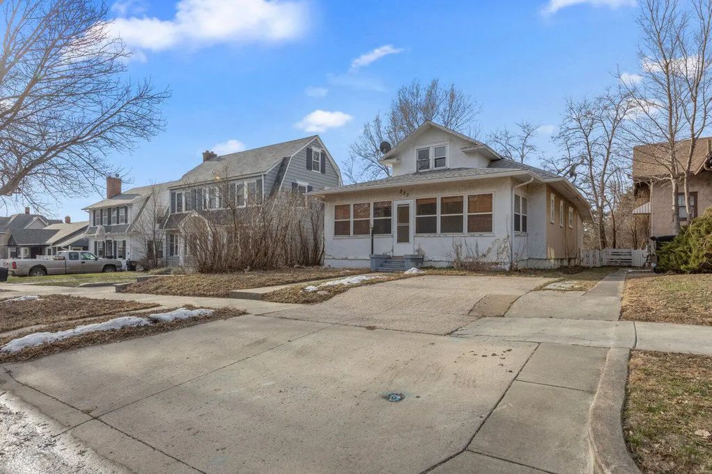 523 N Huron Avenue, Pierre