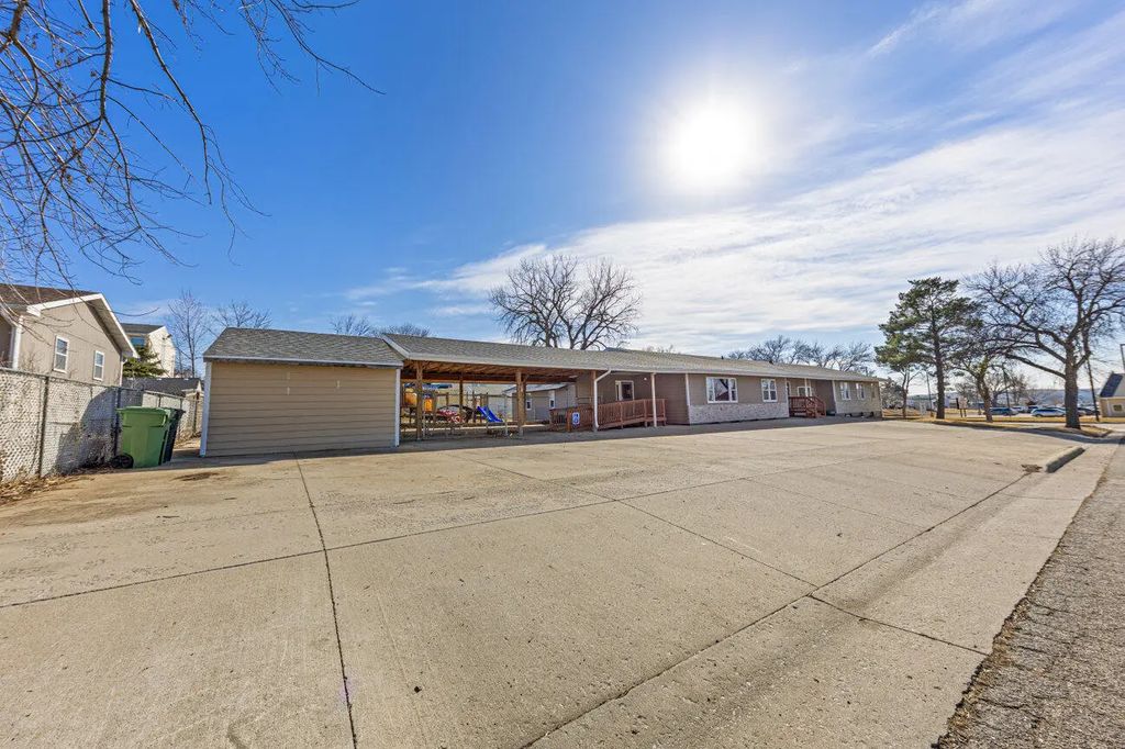 2400 E Capitol Avenue, Pierre