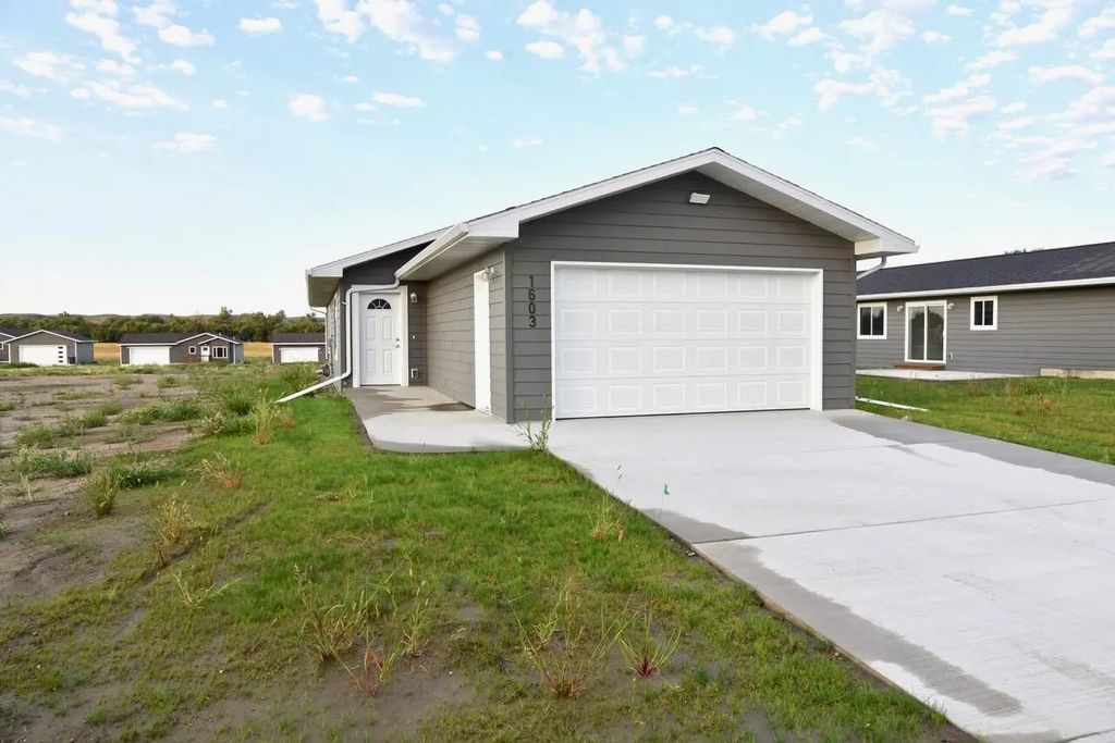 1603 E Park Street, Pierre