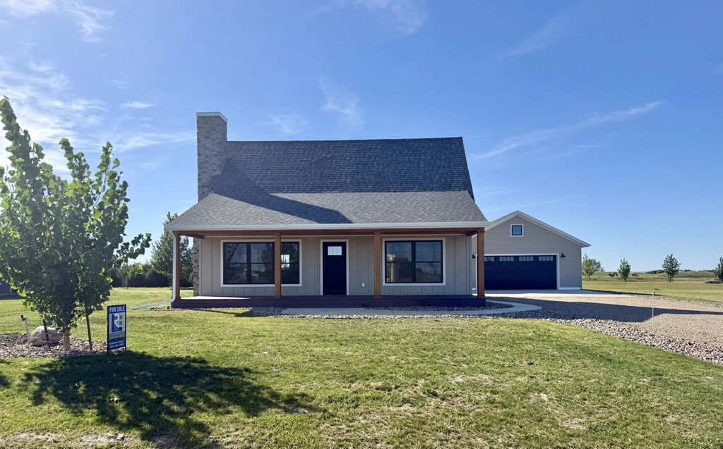 105 Castaway Loop, Pierre