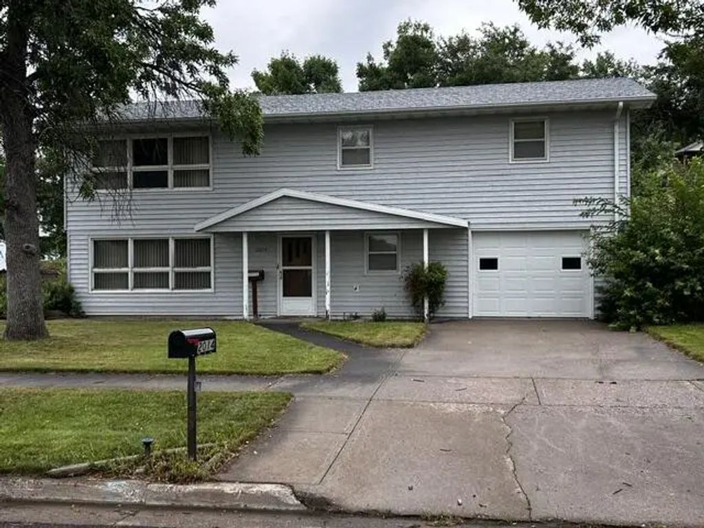 2014 E Erskine Street, Pierre