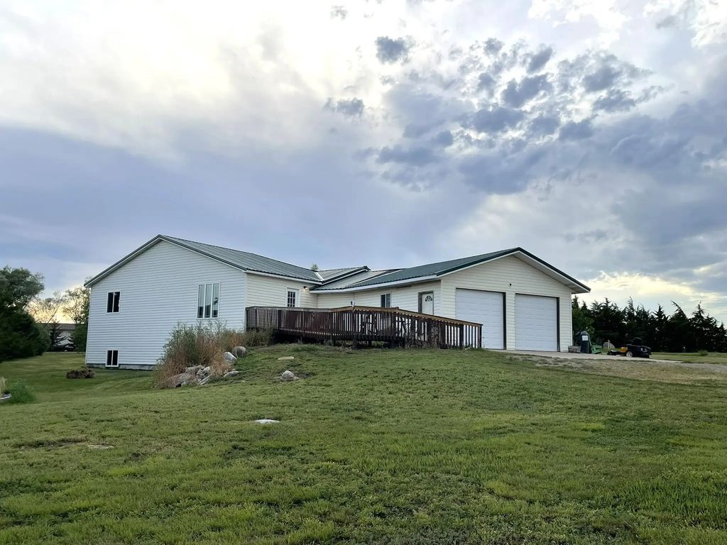 29275 Rooney Street, Pierre