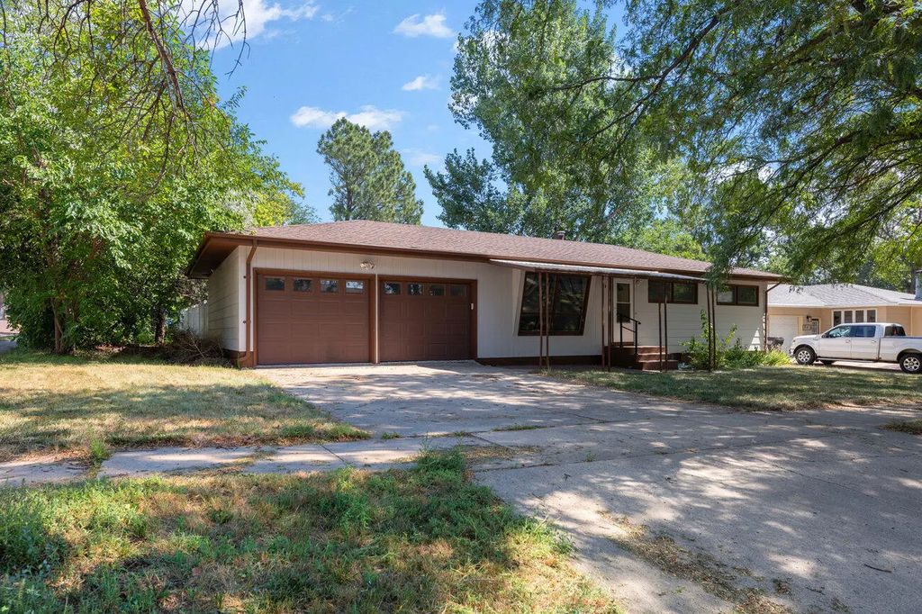 414 N Monroe Avenue, Pierre