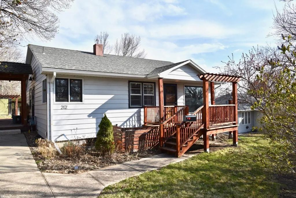 212 N Sebree Place, Pierre