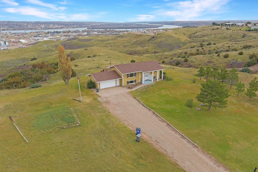 1700 Verendrye Drive, Ft. Pierre