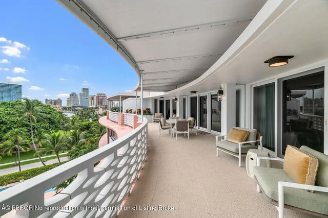4 of 17 - 315 S Lake Drive Phc, Palm Beach, FL