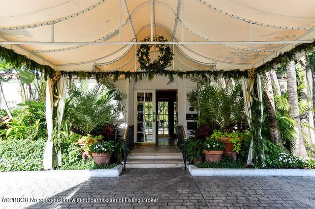 4 of 43 - 301 Australian Avenue 306, Palm Beach, FL