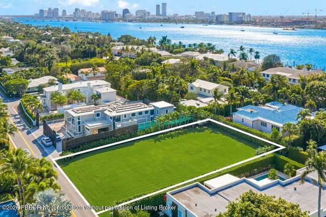 624 N Lake Way, Palm Beach