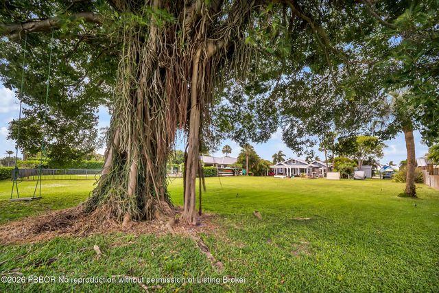 5 of 6 - 1408 N Lakeside Drive, Lake Worth Beach, FL