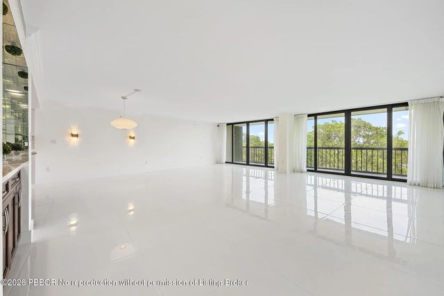 2 of 48 - 2450 Presidential Way 505, West Palm Beach, FL