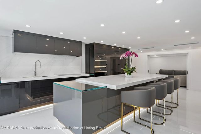 3 of 34 - 3140 S Ocean Boulevard 502s, Palm Beach, FL