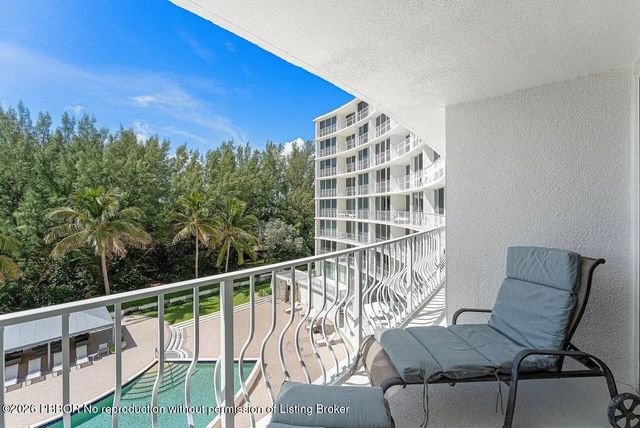 4 of 40 - 2774 S Ocean Boulevard 409, Palm Beach, FL