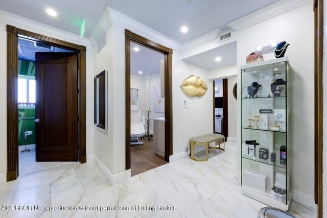 4 of 12 - 249 Peruvian Avenue #1811, Palm Beach, FL