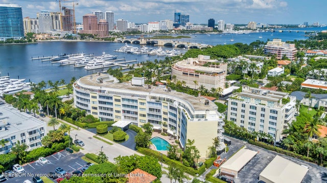 2 of 21 - 389 S Lake Drive #2h, Palm Beach, FL