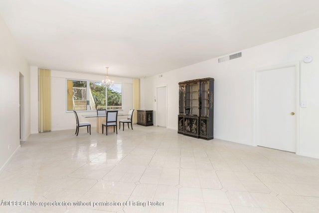 4 of 21 - 389 S Lake Drive #2h, Palm Beach, FL