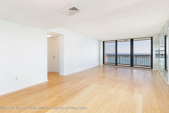 5 of 30 - 5200 N Flagler Drive #1801, West Palm Beach, FL