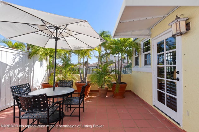 4 of 19 - 301 Australian Avenue #303, Palm Beach, FL