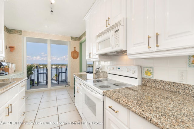 5 of 18 - 1701 S Flagler Drive #1207, West Palm Beach, FL