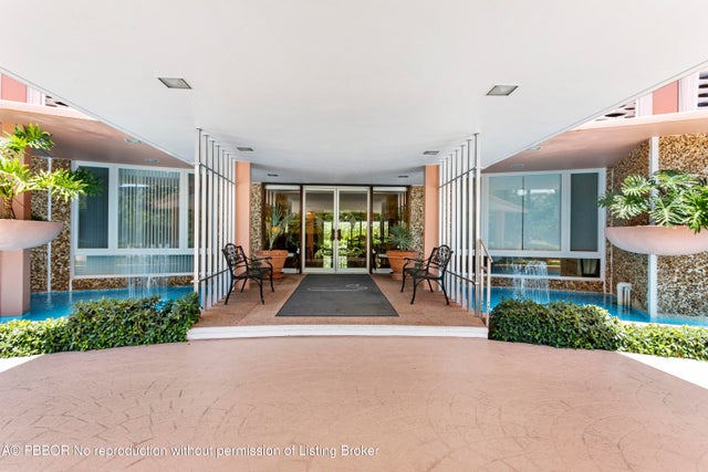 2 of 49 - 315 S Lake Drive #3f, Palm Beach, FL