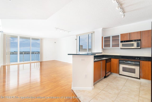 5 of 27 - 1551 N Flagler Drive #1511, West Palm Beach, FL