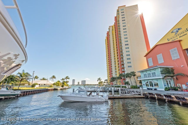 4 of 36 - 2650 Lake Shore Drive #1602, Riviera Beach, FL