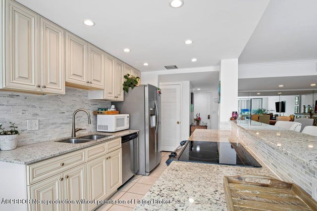 3 of 17 - 2860 S Ocean Boulevard #208, Palm Beach, FL