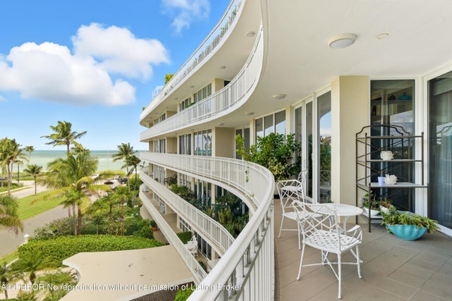 1 of 32 - 100 Royal Palm Way #f4, Palm Beach, FL