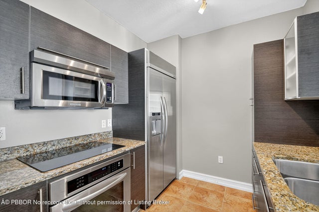 4 of 36 - 550 Okeechobee Boulevard #821, West Palm Beach, FL