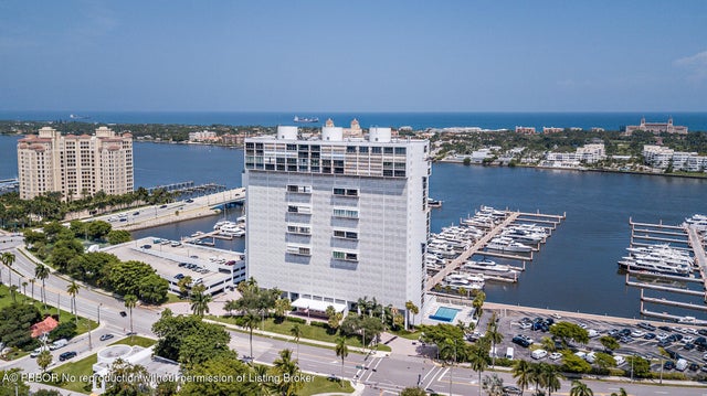 5 of 12 - 400 N Flagler Drive #1403, West Palm Beach, FL