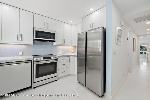 4 of 31 - 300 S Ocean Boulevard #2e, Palm Beach, FL