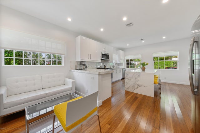 3 of 11 - 220 Indian Road, Palm Beach, FL