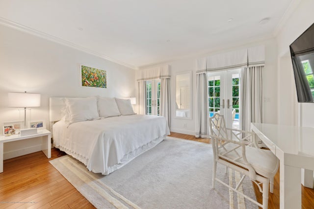 5 of 11 - 220 Indian Road, Palm Beach, FL