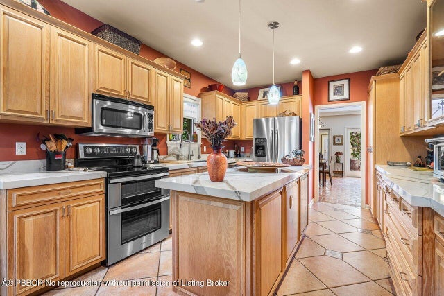 5 of 22 - 326 S Atlantic Drive, Lake Worth, FL