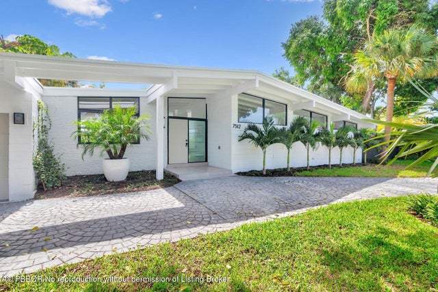 2 of 25 - 7512 W Lake Drive, West Palm Beach, FL