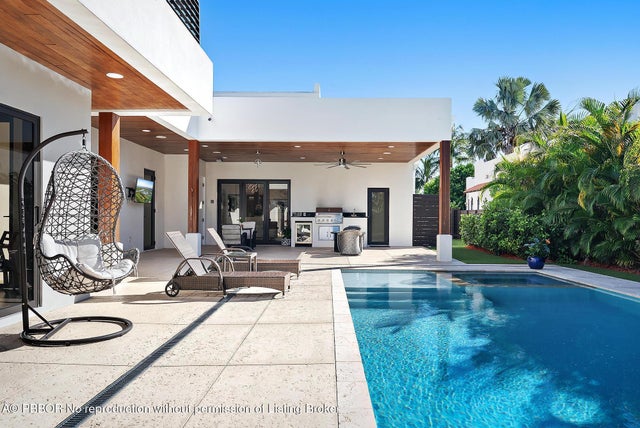 5 of 36 - 1801 N Lakeside Drive, Lake Worth, FL