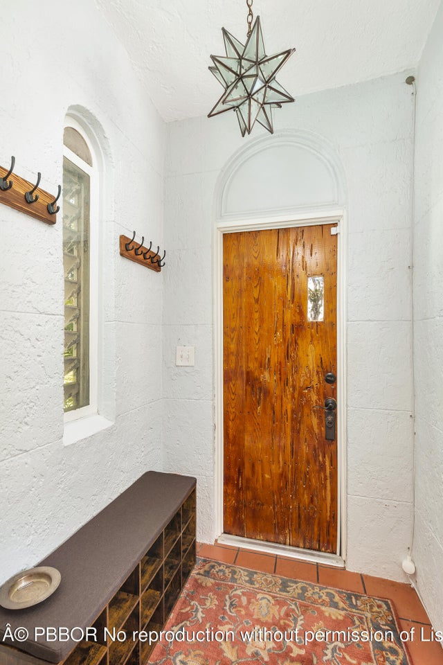 2 of 17 - 714 Sunset Road, West Palm Beach, FL