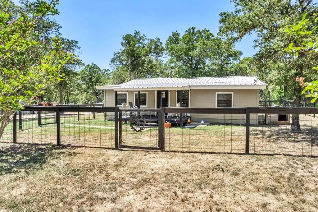 148 Milam Ln, Bastrop