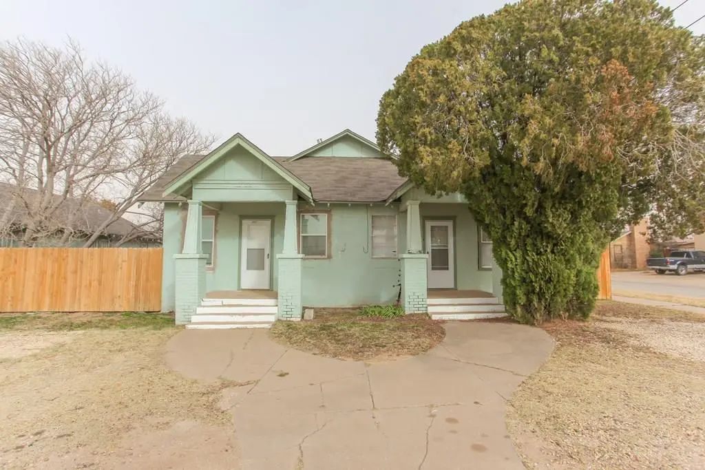 1513 Scurry St, Big Spring