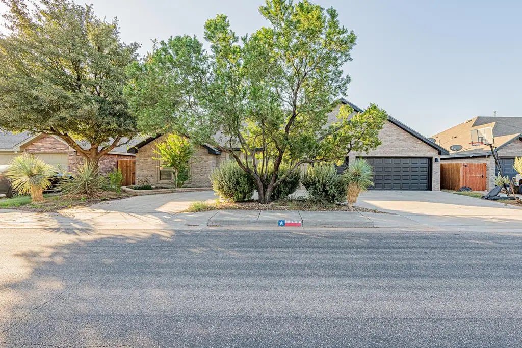 5909 Oak Creek, Midland