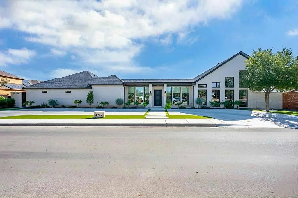 4229 Tanforan Ave, Midland