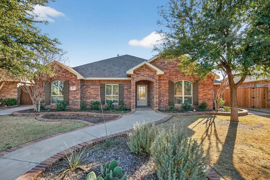 4007 Heritage Oaks, Midland