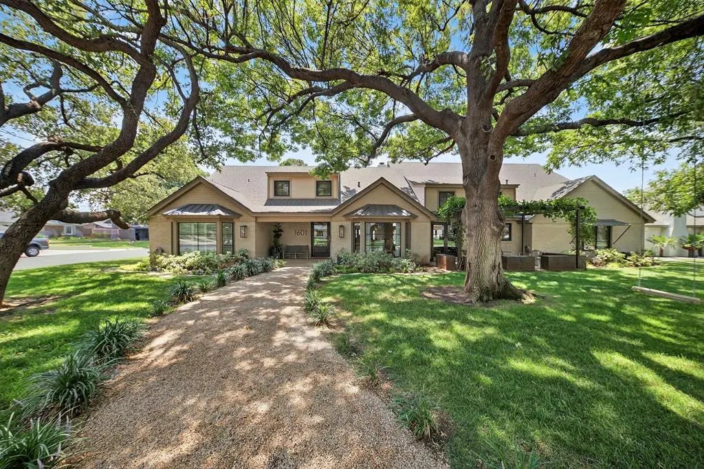 1601 Stanolind Ave, Midland