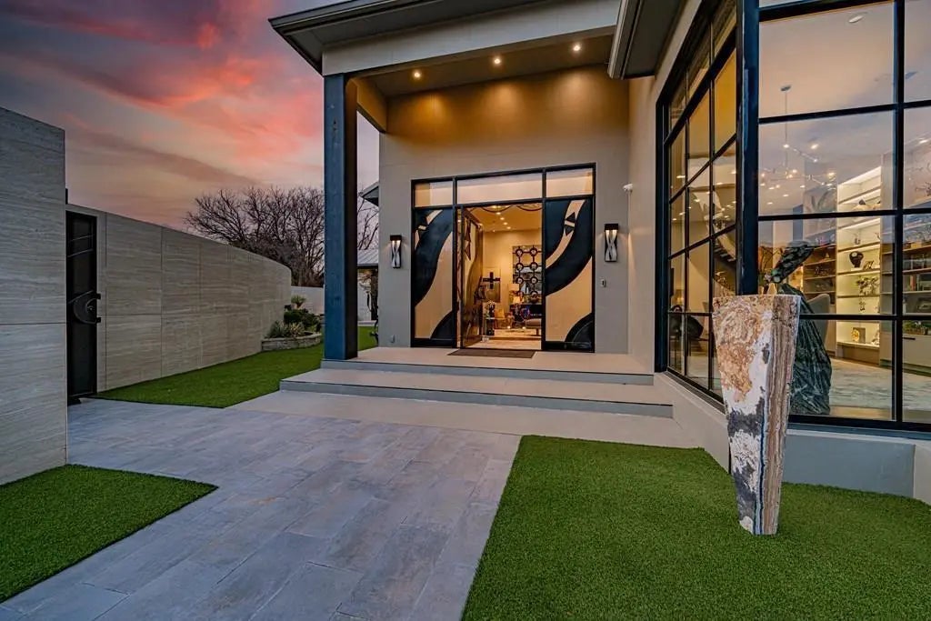 2702 Racquet Club Dr, Midland