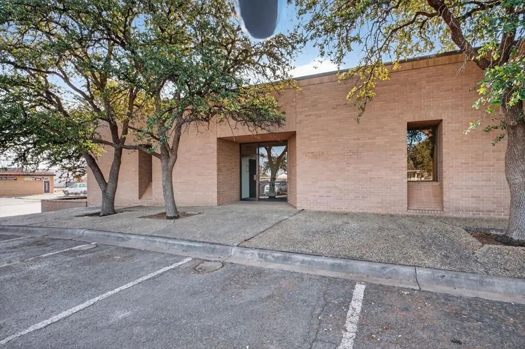 2407 W Louisiana Ave 100 And 101, Midland