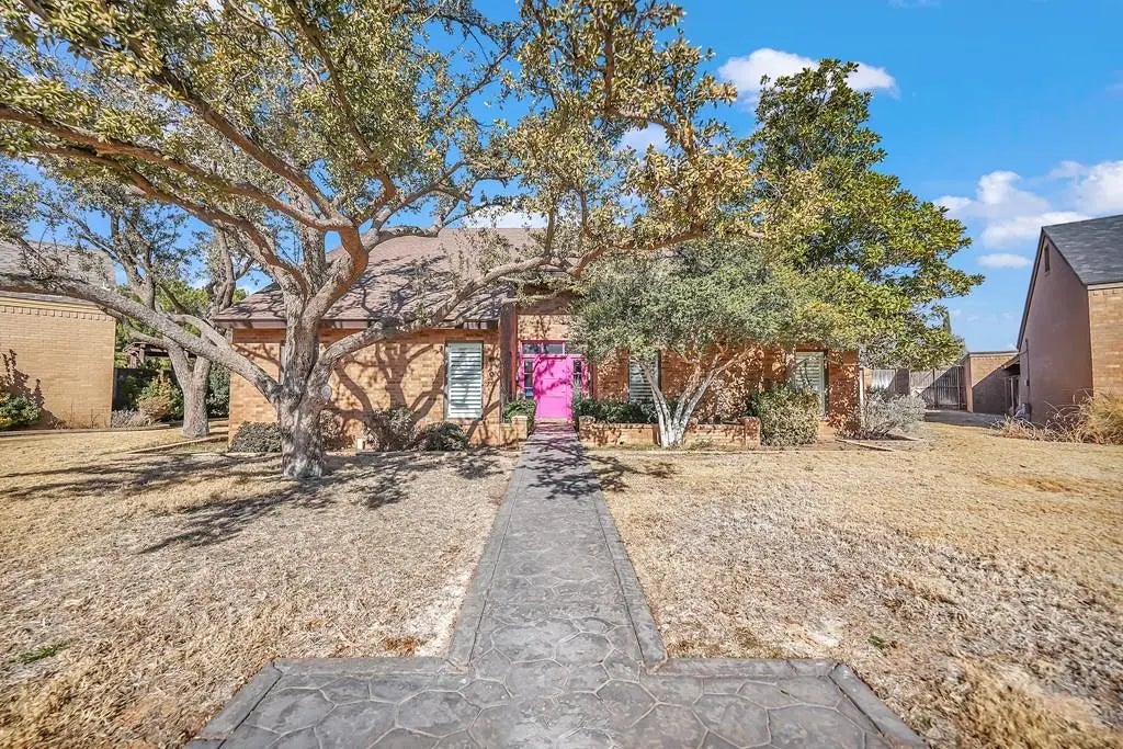 910 Citation Dr, Midland