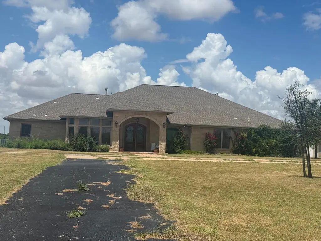 2711 El Paso, Snyder