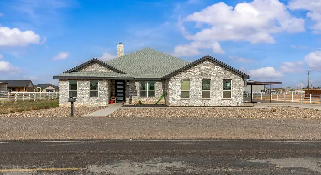 2427 County Rd 1060, Midland