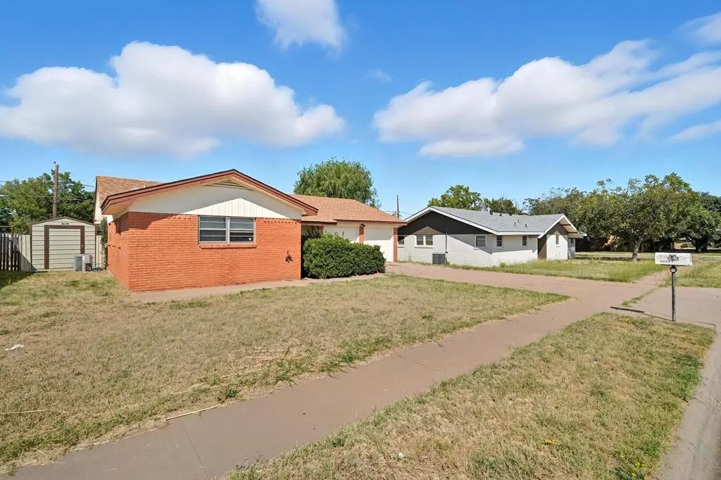 3403 Houston, Snyder