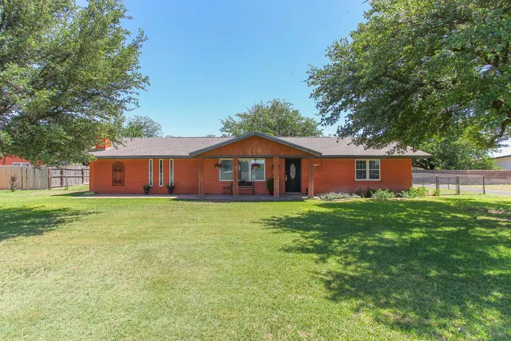 111 Moss Lake Rd, Big Spring